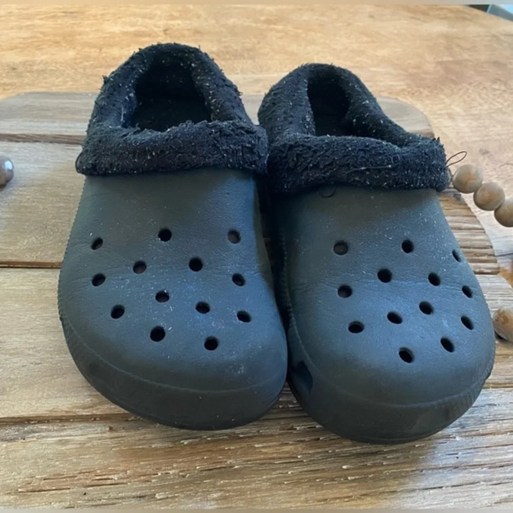 CROCS Black Mammoth‎ Blitzen Faux Fur Lined Slip On Clogs Men’s 3 Women’s 5